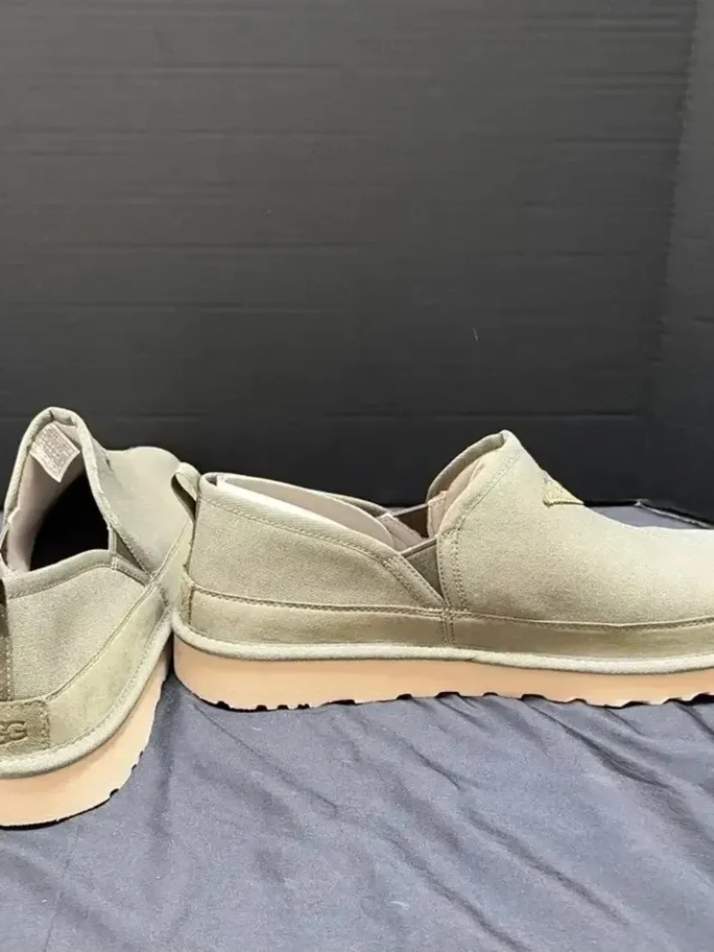 UGG Australia Men's Size 17 Green Canvas Slip-On Shoes - Worn by STACEY KING